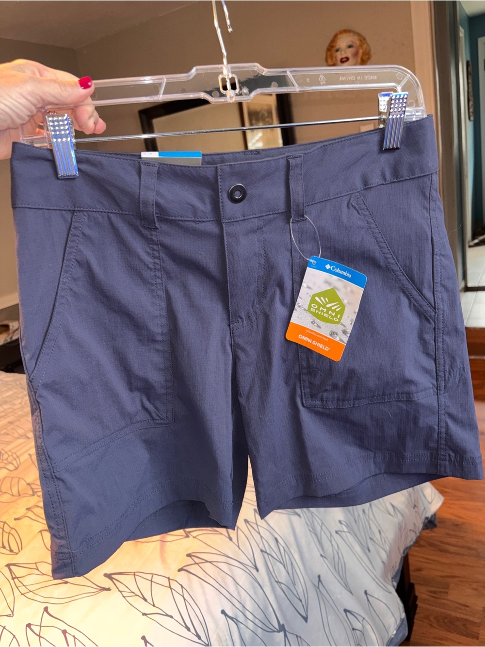 Columbia Women's Kestrel Silver Ridge Trail Omni-Shield Stretch Shorts. Size 4
